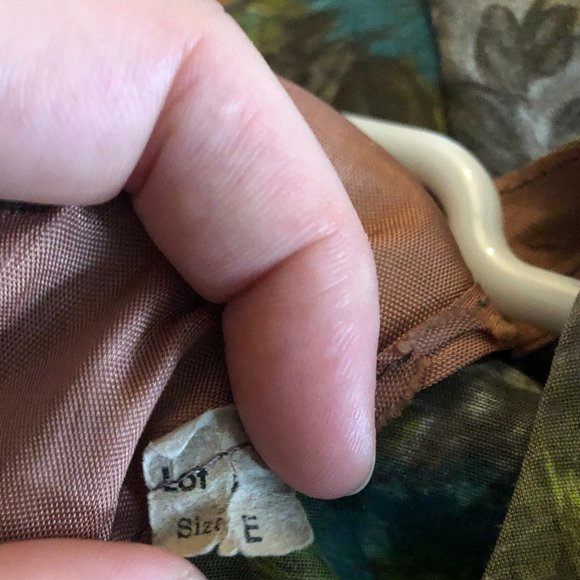 50's Vintage Floral Dress With a Waist Tie - Picture 6 of 6